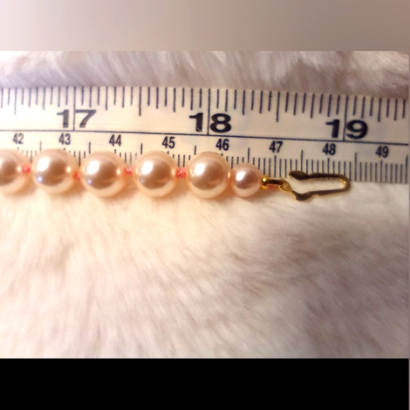 JEWELRY - Vintage Pearl Necklace 19 Inches with Fish Hook Clasp - Picture 6 of 6